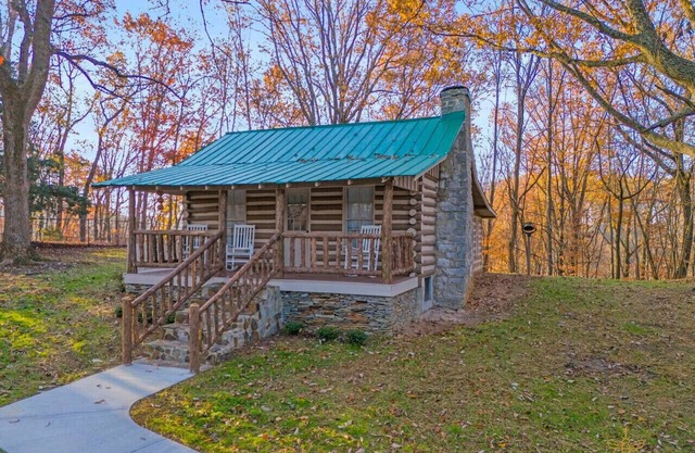 Picturesque Cabin fireplace+wifi