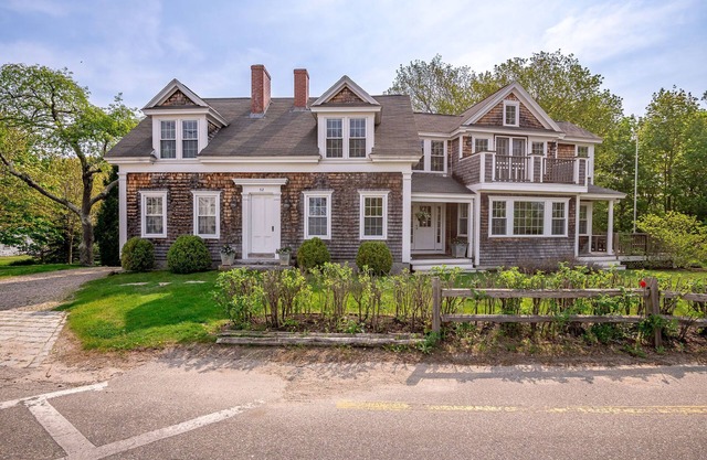 Picturesque Home with Harbor Views!
