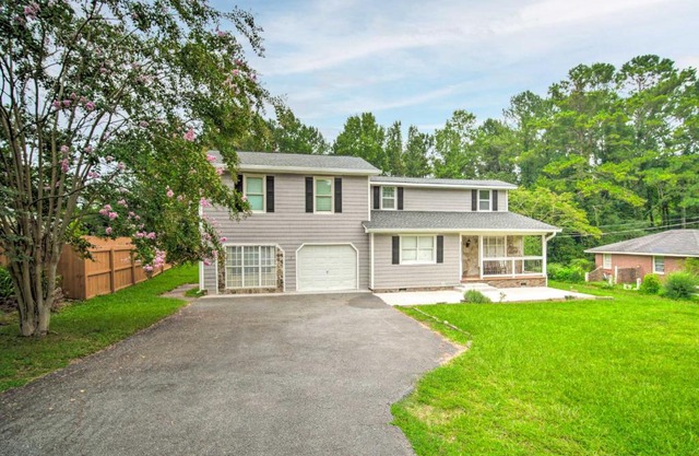 Picturesque Kennesaw Home with Private Backyard
