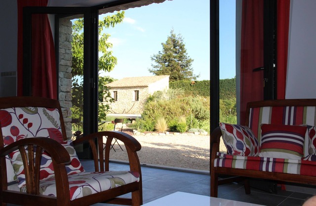 Pied à terre of 40 m2 in house in the town of Gordes
