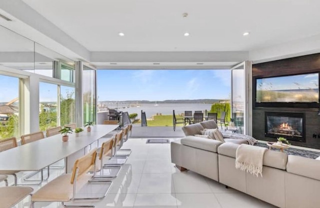Piermont Waterfront Villa! Sleeps up to 16 adults Luxuriously and In Style