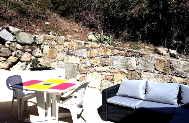 Pietrapola. Garden level 3 * RIVER BORDER, SEA 15 mn