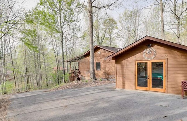 Pigeon Forge - Lumber Jack Lodge - 2 Bedrooms - Sleeps 8