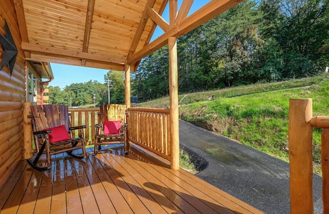 Pigeon Forge - Mountain Mist Views - 2 Bedroom - Sleeps 6