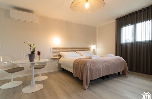 Pin-Up Suite