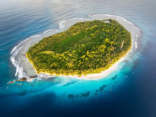 PINANG ISLAND - Private Island Sea View Bungalows