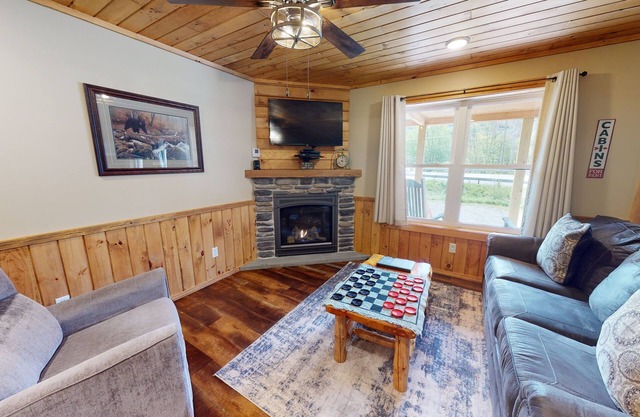 Pine Creek, PA Grand Canyon, Mountain View Suite 8 at Rough Cut Lodge