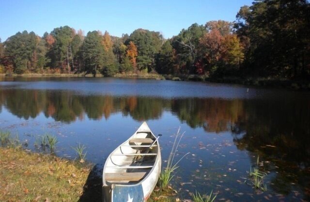 Pine Grove Cottage - Romantic Getaway on Private Lake