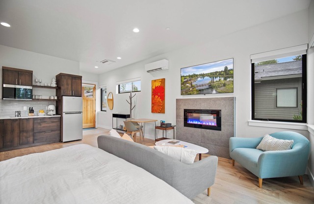 Pine View Studio with Fireplace & Terrace Retreat