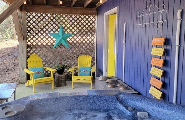 Pirate's Lair (w/hot tub!) @pirateslairobx
