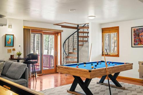 Pirate-Themed Lakefront Home w Kayaks Game Room Views Hidden Treasure Hunt