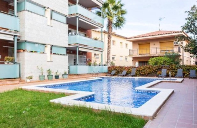 Piso con Piscina Para 5 Personas