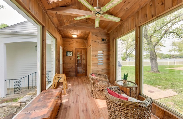 Pistakee Lake Estate w/Boat Dock & Launch!