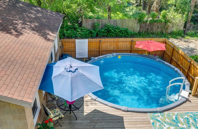 Pittsburgh Escape w/ Pool - 3 Mi to Downtown!