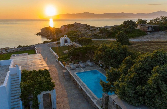 Platinum Paros Villa | 6 Bedroom Villa | Private Swimming Pool & Stunning Sea.