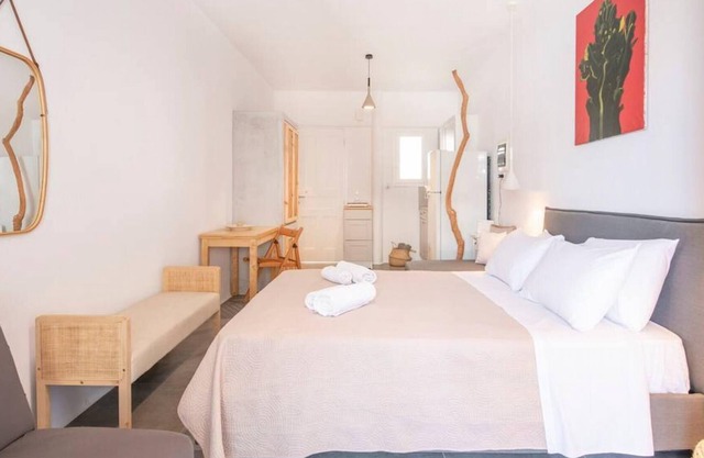 Platis Gialos Studio close to the beach