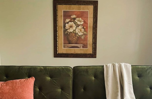 Pleasant 1BD/1BA w/Balcony + Gym - Little Rock