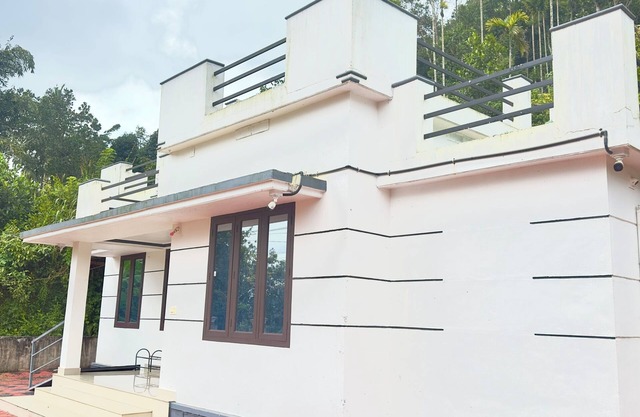 Pleasant 3-bedroom house in Mananthavady with WiFi