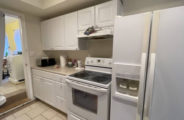 Pleasant one bedroom apt., private entrance