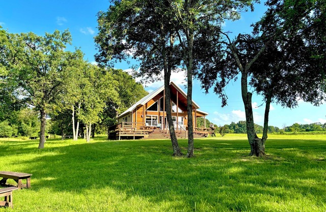 PLEASANT PLACE GETAWAY n2 BEDROOM/LOFT with stairs/2 BATHROOM