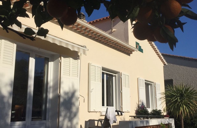 Pleasant T1 in Villa, quiet (dead end), garden and parking