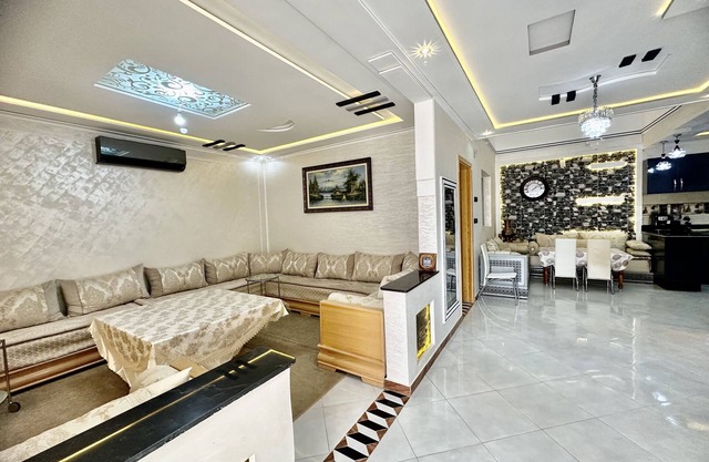 Pleasant Villa well equipped with Terrace & Garage & Fiber