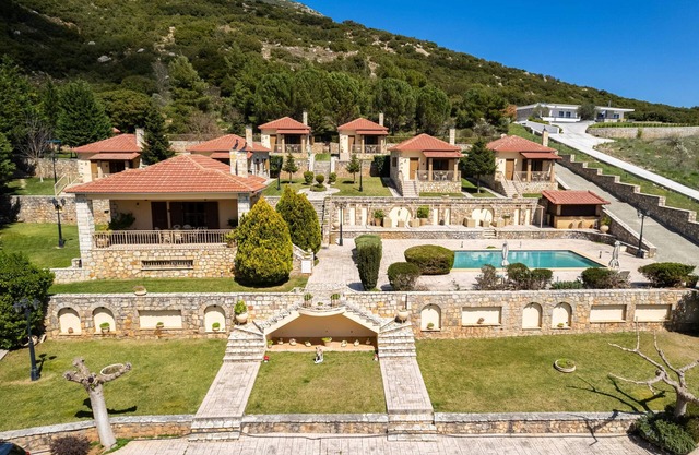 Pleiades Jewel, Maia - Corinthos Pool Bliss