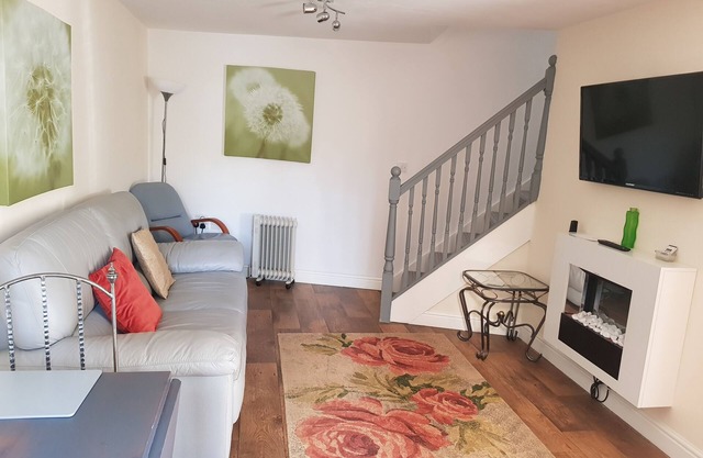Plover Cottage Lindley. Little Gems to accommodate you