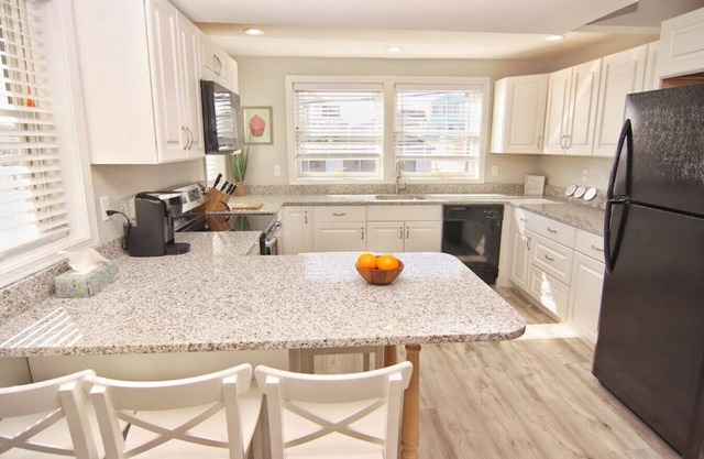 Plum Royale Jr: Cozy Plum Is. home w/beach access