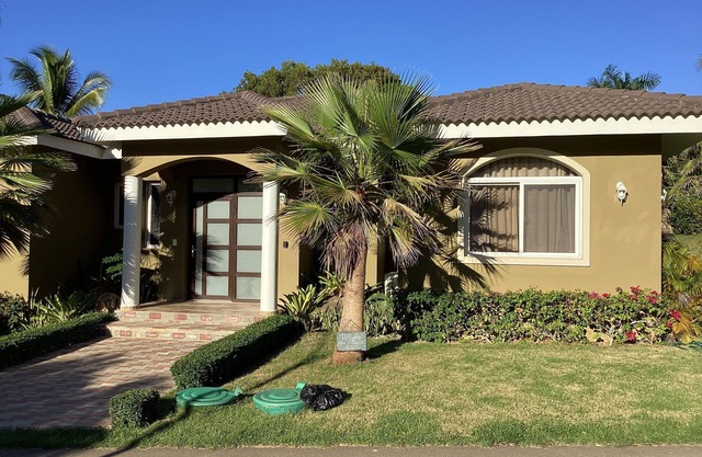 Plush 4bd/4.5ba Huge Villa Private Pool Hispaniola Residential