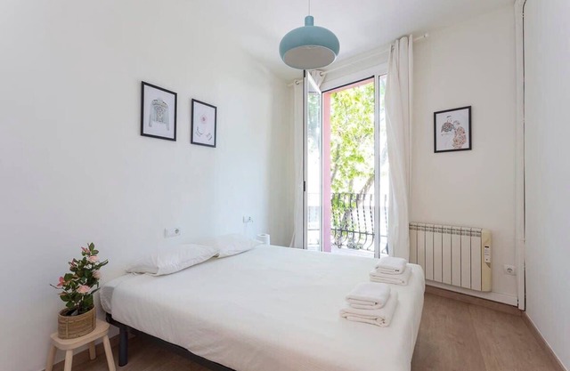 Poblenou for Families 3BD next to the beach!