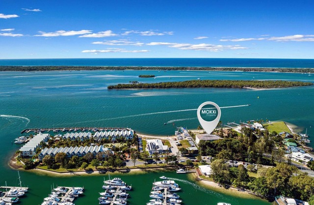 Poinsettia Beach Broadwater Retreat