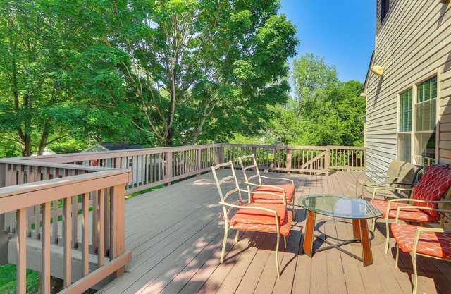 Point of Rocks Vacation Rental w/Community Pool!