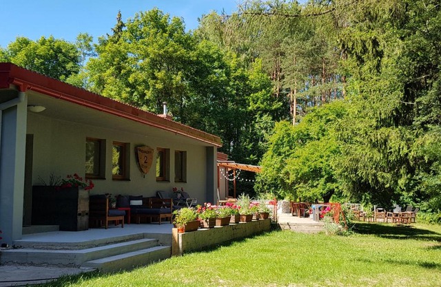 Pokoje Gościnne "Szkoła"