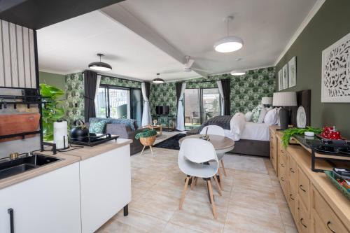 Polka Dot Airport Exec Suite