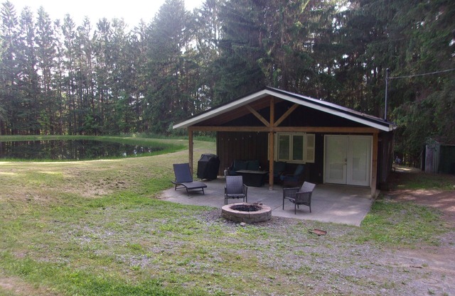 Pondside Hideaway