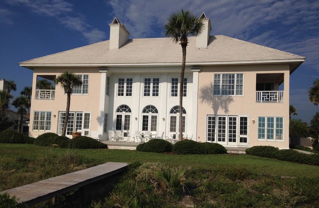 Ponte Vedra Beach, Luxurious Oceanfront Home Close to TPC Course & Mayo Clinic