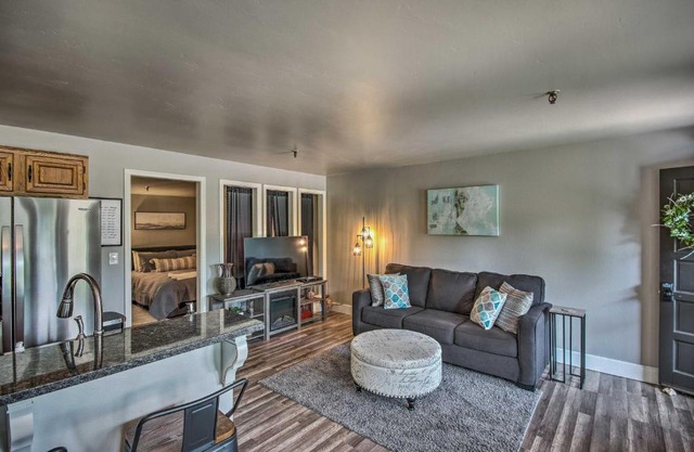 Pool Access Condo with Patio in Afton