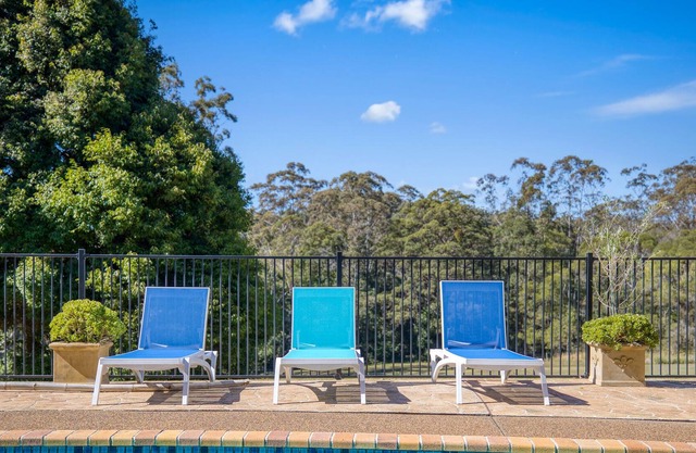 Pool, BBQ, WI-FI, Pool Table, Peaceful Rural Setting, Drive to Beach and Shops