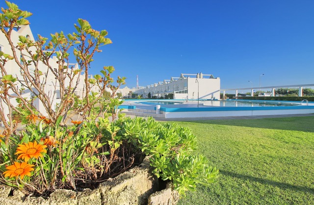 Pool & Tennis Beach House