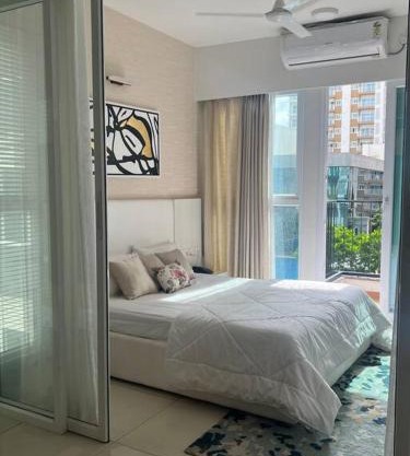 Pool view Studio near Mall of Asia