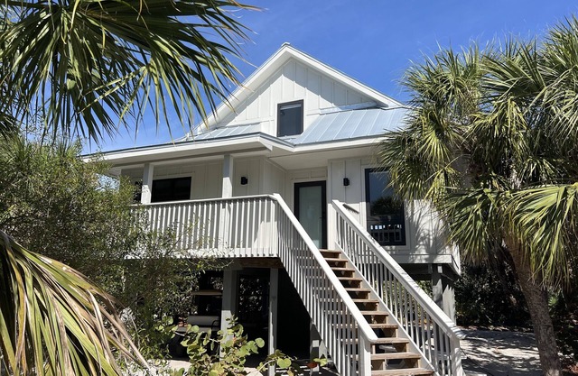 Pools, Kayaks, Tennis, Golf Cart & Both Island Clubs Included w/Boat Dock Option