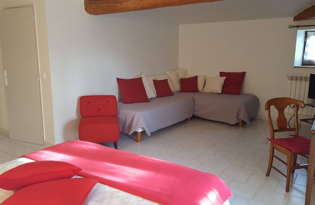 Poppy Room - 2 to 4 people (2 adults + 2 children)