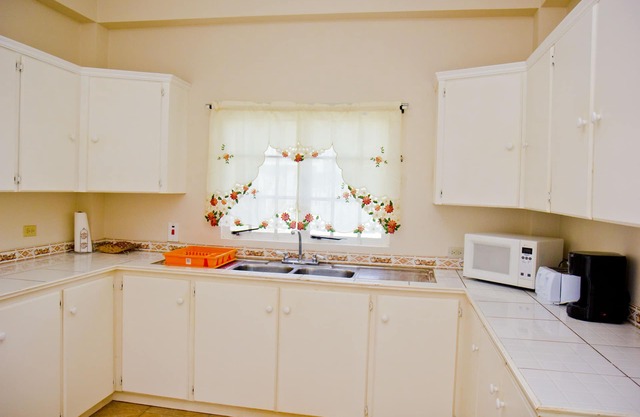 Port of Spain Breezy Guest Apartment