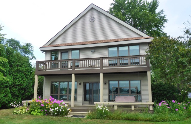 Portage Lakefront - Great View & Location - 5 Bedrooms - 3 Baths - 2 Car Garage