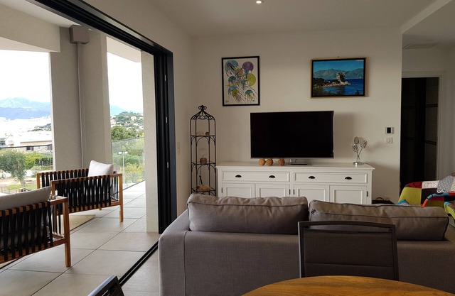 Porticcio, Superb air-conditioned T2, panoramic view of the Gulf of Ajaccio
