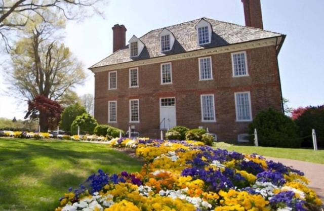 Powhatan 2 bedroom · Historic Charm @ Powhatan! Two Bedroom Suite.