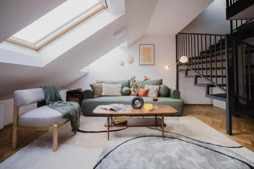 Prague Days - Attic Maisonette - Workspace - Netflix - Vinohrady