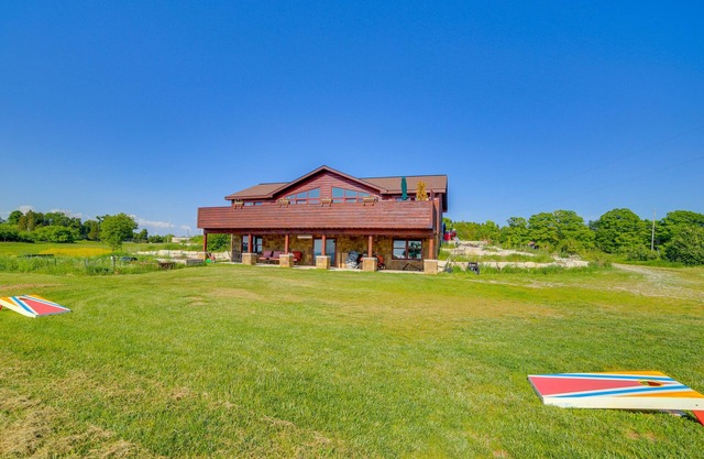 Prairie-Style Home on Garden Bay w/Deck + Hot Tub