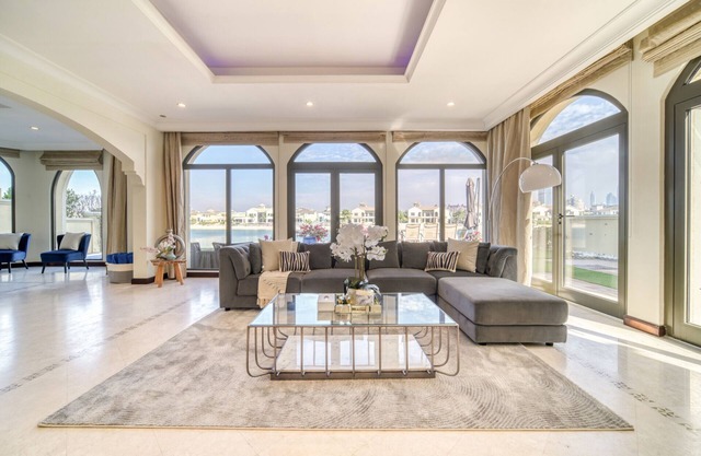 Premier 6BR Villa with Assistant's Room and Private Pool in Frond E Palm Jumeirah by Deluxe Holiday Homes